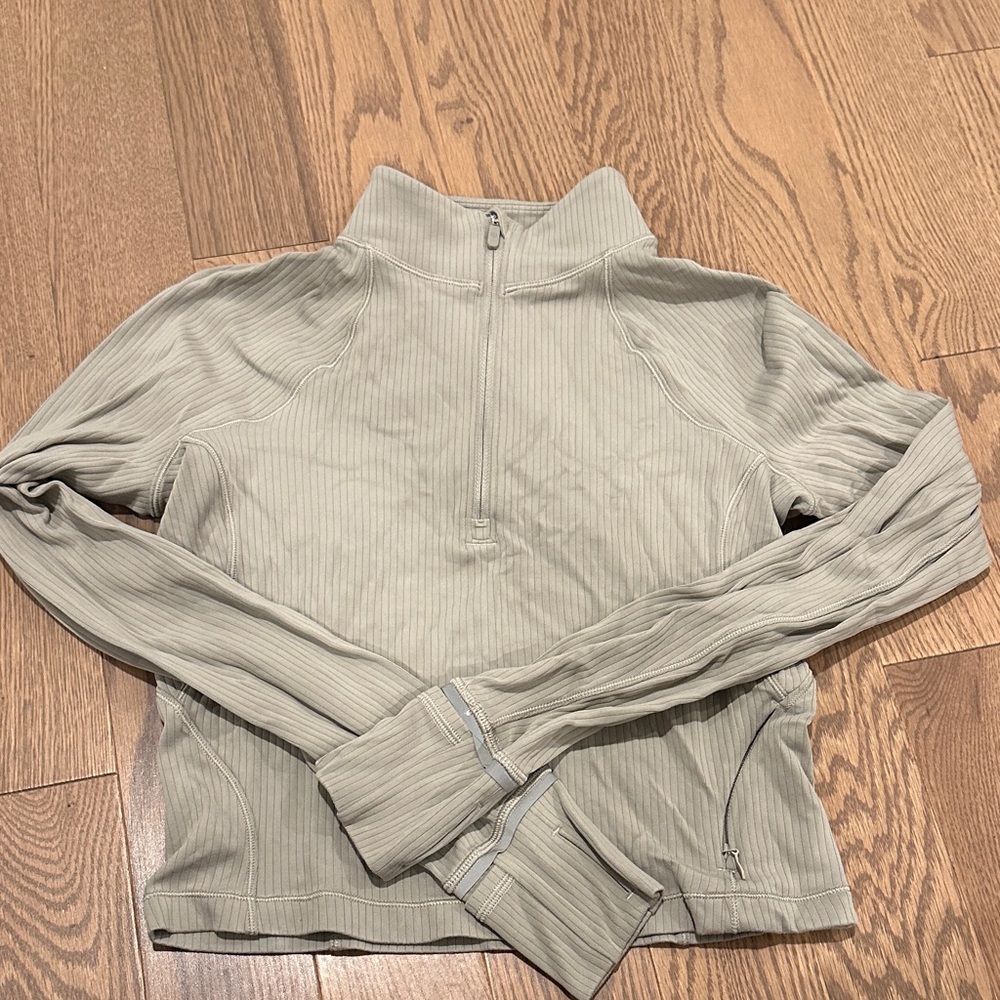 Lululemon Women's Gray Quarter-Zip Top